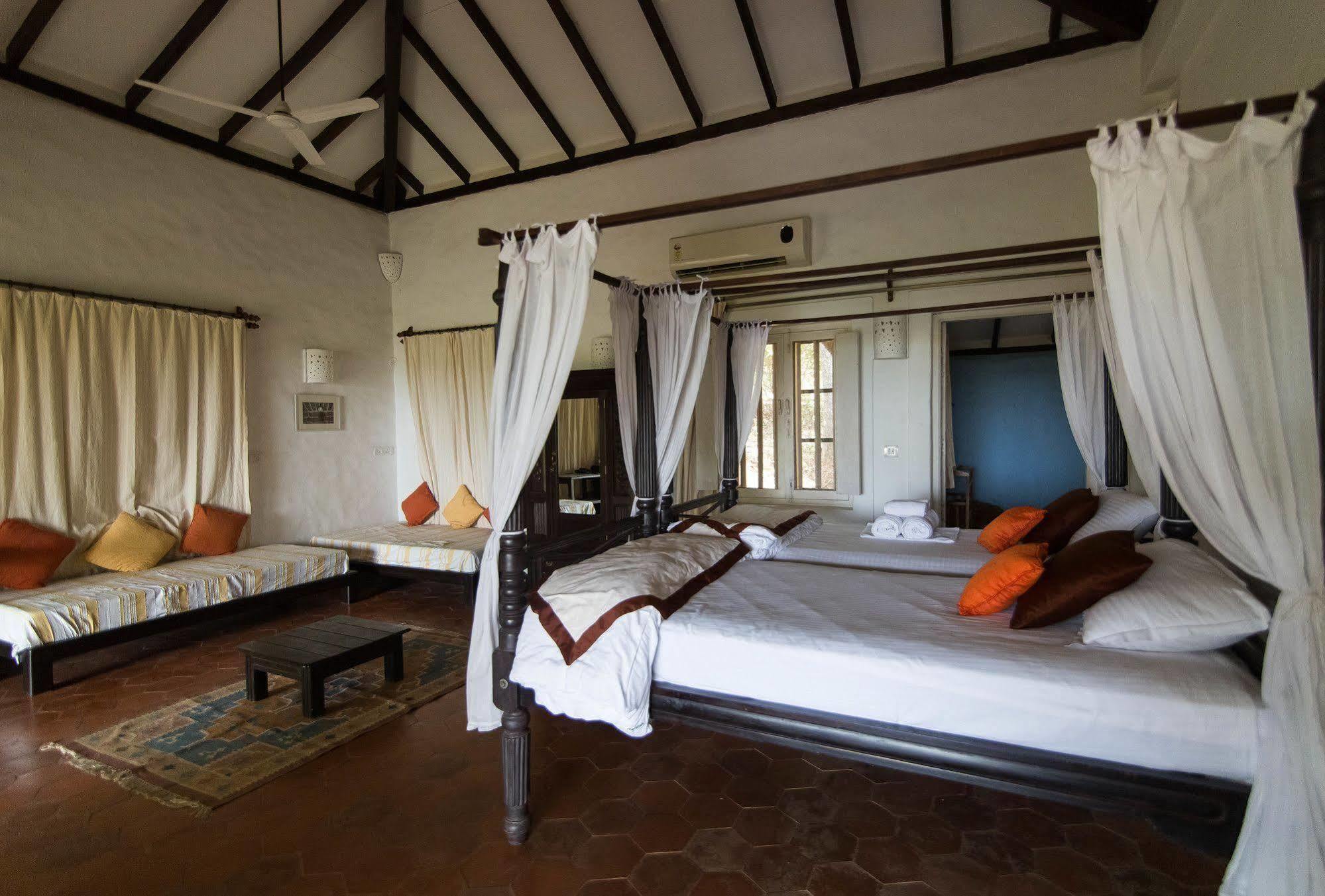 Wildflower Villas - All Villa Hotel, Family Run Candolim Exterior photo